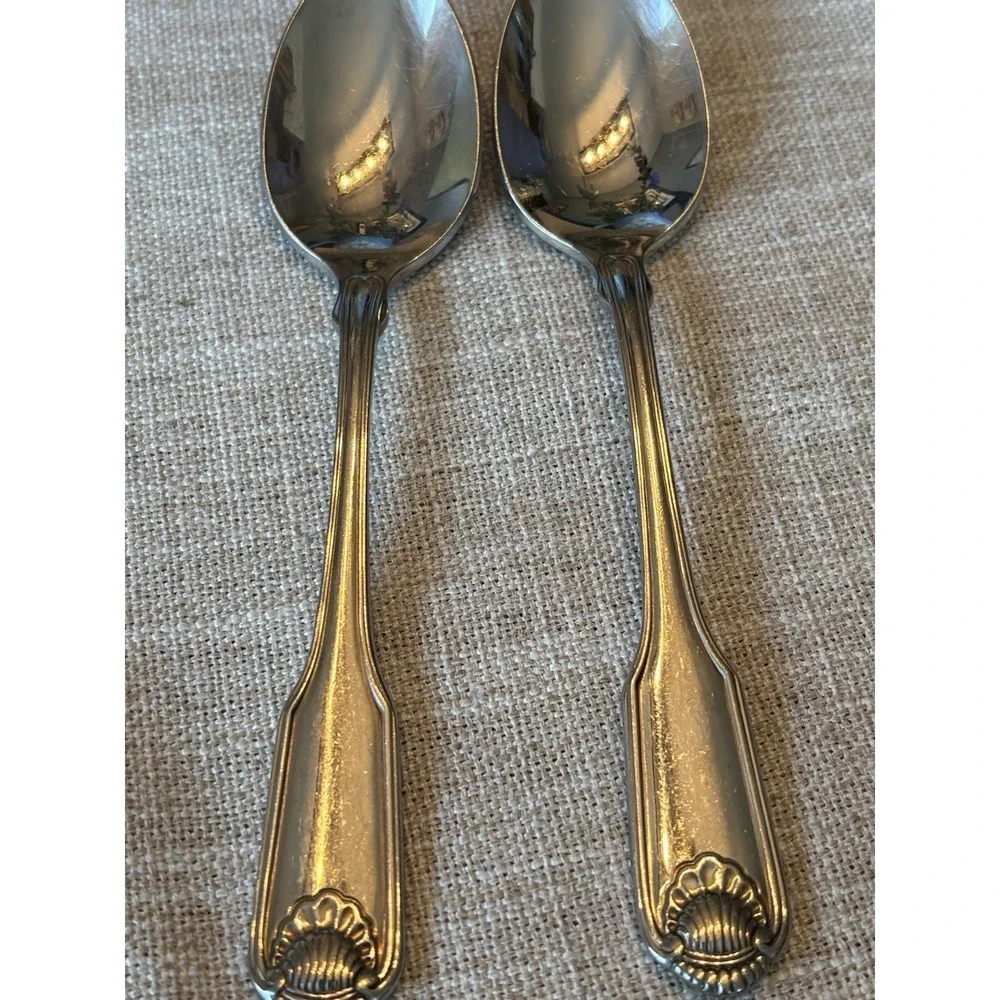 Oneida Classic Shell Heirloom 18/10 Stainless Teaspoons Qty 2